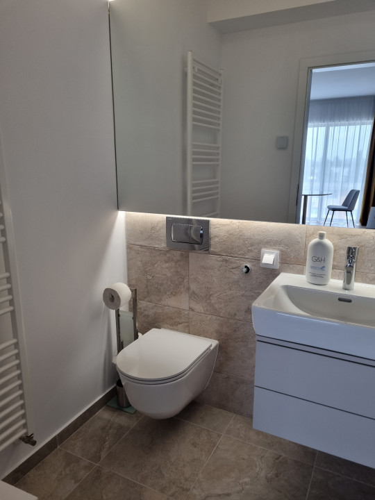 Beautiful one bedroom apartment, first rental