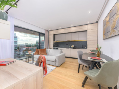 Apartament luminos si cochet 