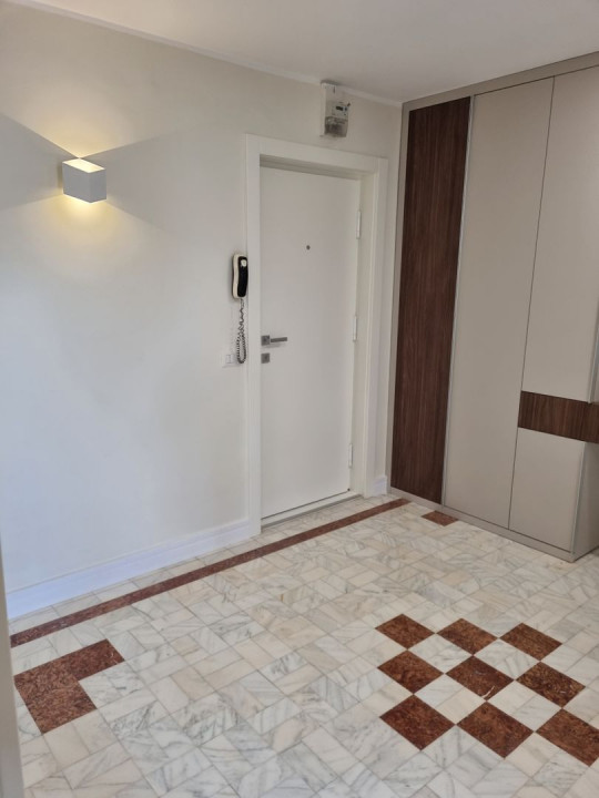 Sunny 3 bedrooms apartment, downtown