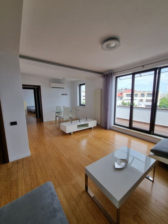 Penthouse next to Herastrau Park, on a quiet street