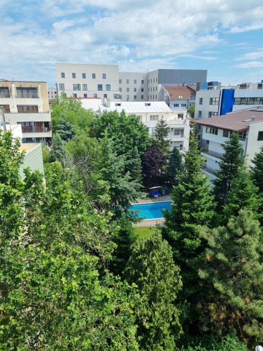 Penthouse next to Herastrau Park, on a quiet street