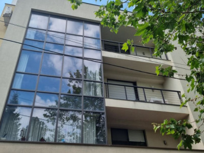Penthouse next to Herastrau Park, on a quiet street