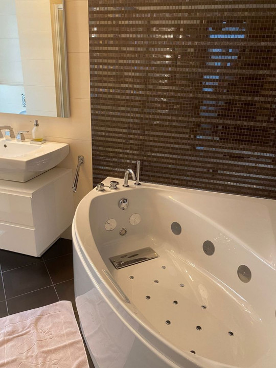 Beautiful  3 bedrooms apartment, boutique building, near Kiseleff park