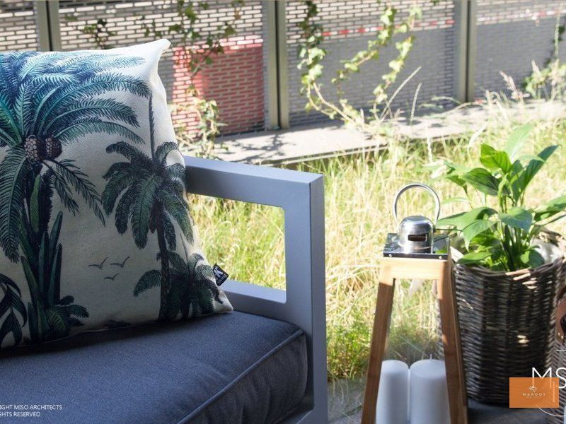 Less words, more emotion