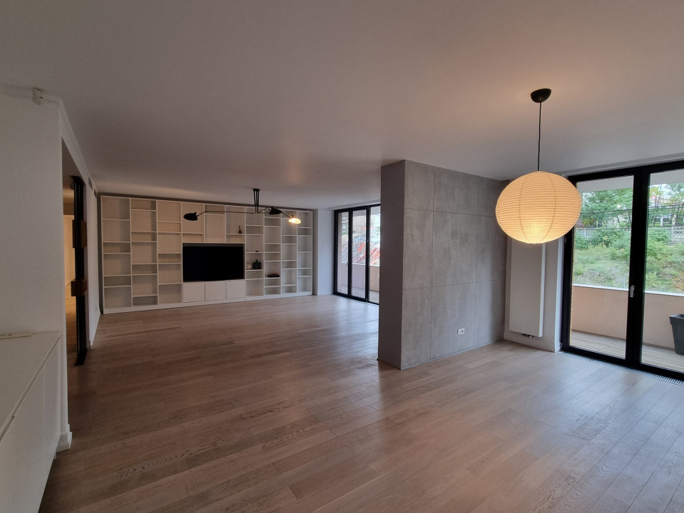 Apartament singur pe etaj, cu 4 camere, in imobil boutique