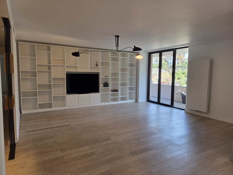 Apartament singur pe etaj, cu 4 camere, in imobil boutique