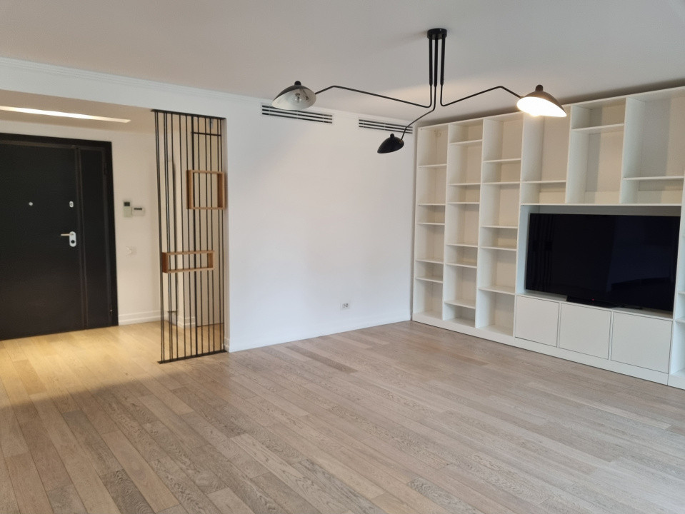 Apartament singur pe etaj, cu 4 camere, in imobil boutique