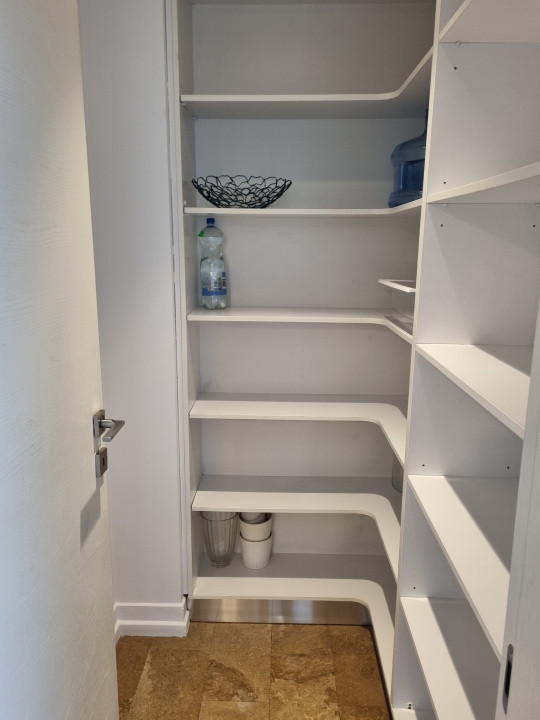 Apartament singur pe etaj, cu 4 camere, in imobil boutique