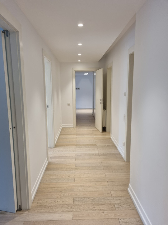 Apartament singur pe etaj, cu 4 camere, in imobil boutique