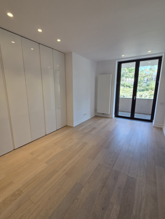 Apartament singur pe etaj, cu 4 camere, in imobil boutique