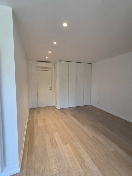 Apartament singur pe etaj, cu 4 camere, in imobil boutique