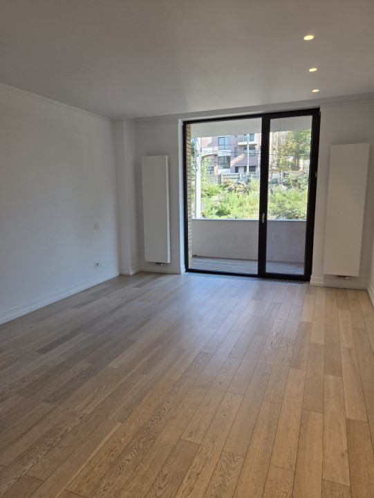 Apartament singur pe etaj, cu 4 camere, in imobil boutique