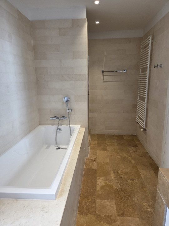 Apartament singur pe etaj, cu 4 camere, in imobil boutique