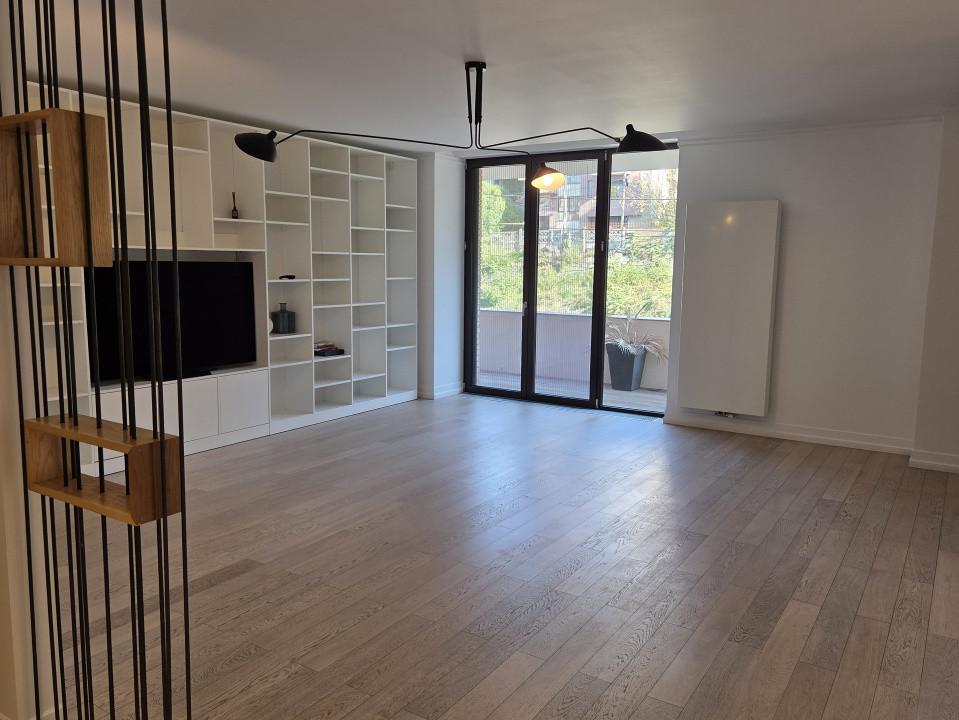 Apartament singur pe etaj, cu 4 camere, in imobil boutique